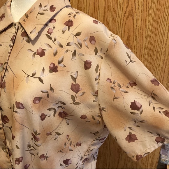 Vintage Floral Top - Picture 7 of 13
